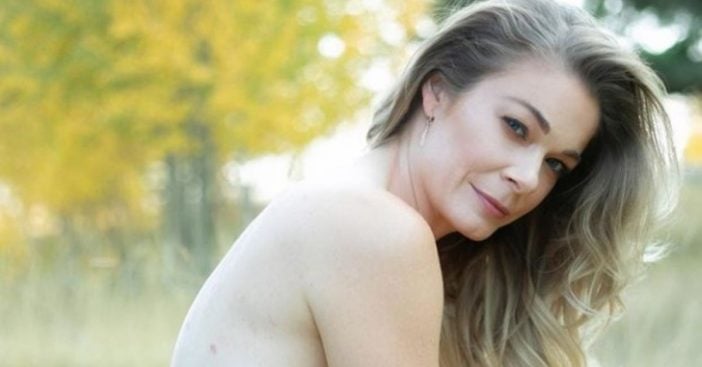 LeAnn Rimes shares nude photo to open up about psoriasis diagnosis