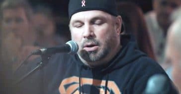 Garth Brooks causes controversy at inauguration day