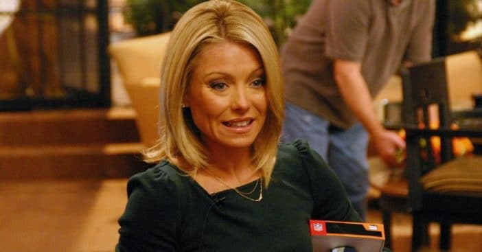 kelly ripa wardrobe malfunction pink underwear