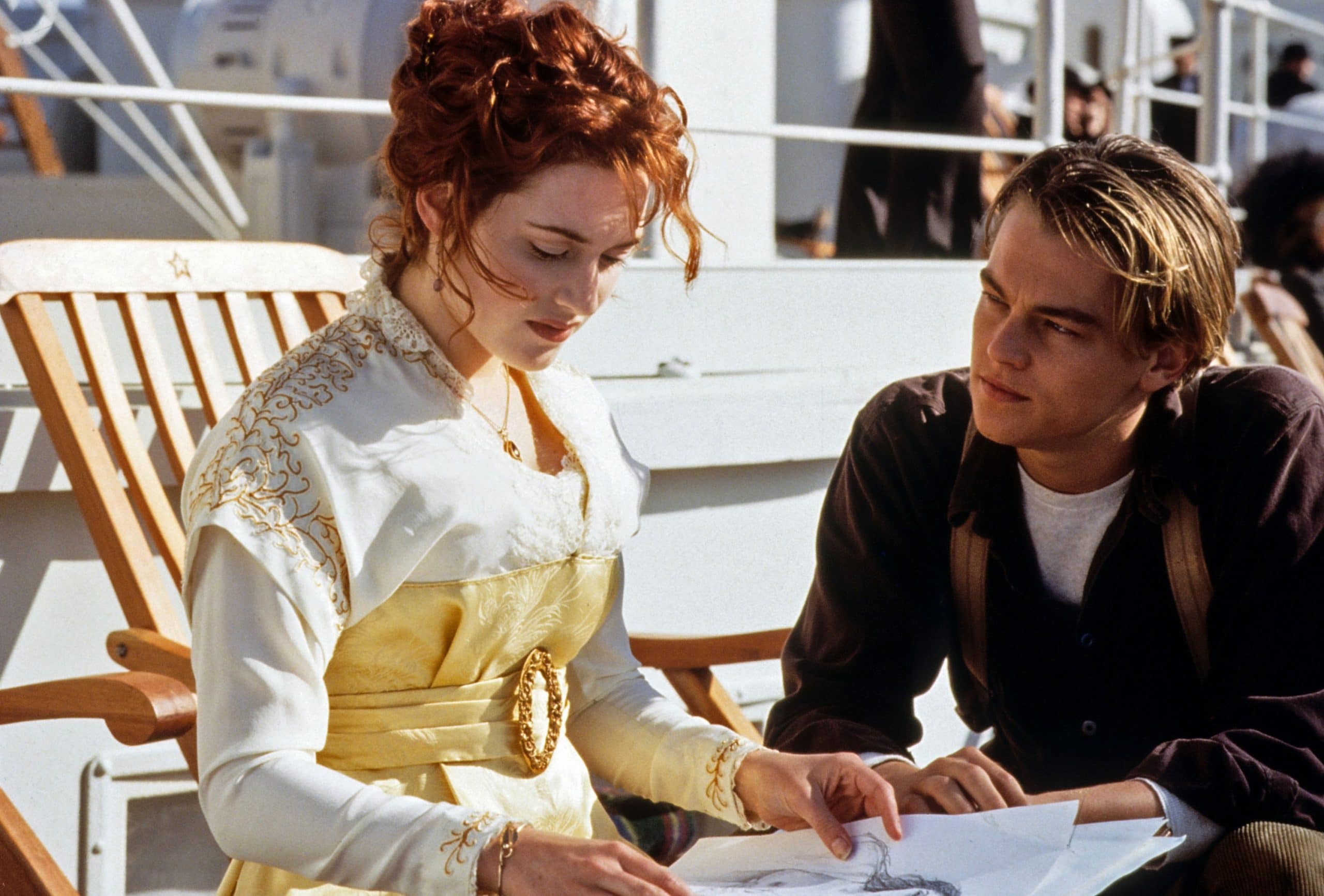 TITANIC, from left: Kate Winslet, Leonardo DiCaprio