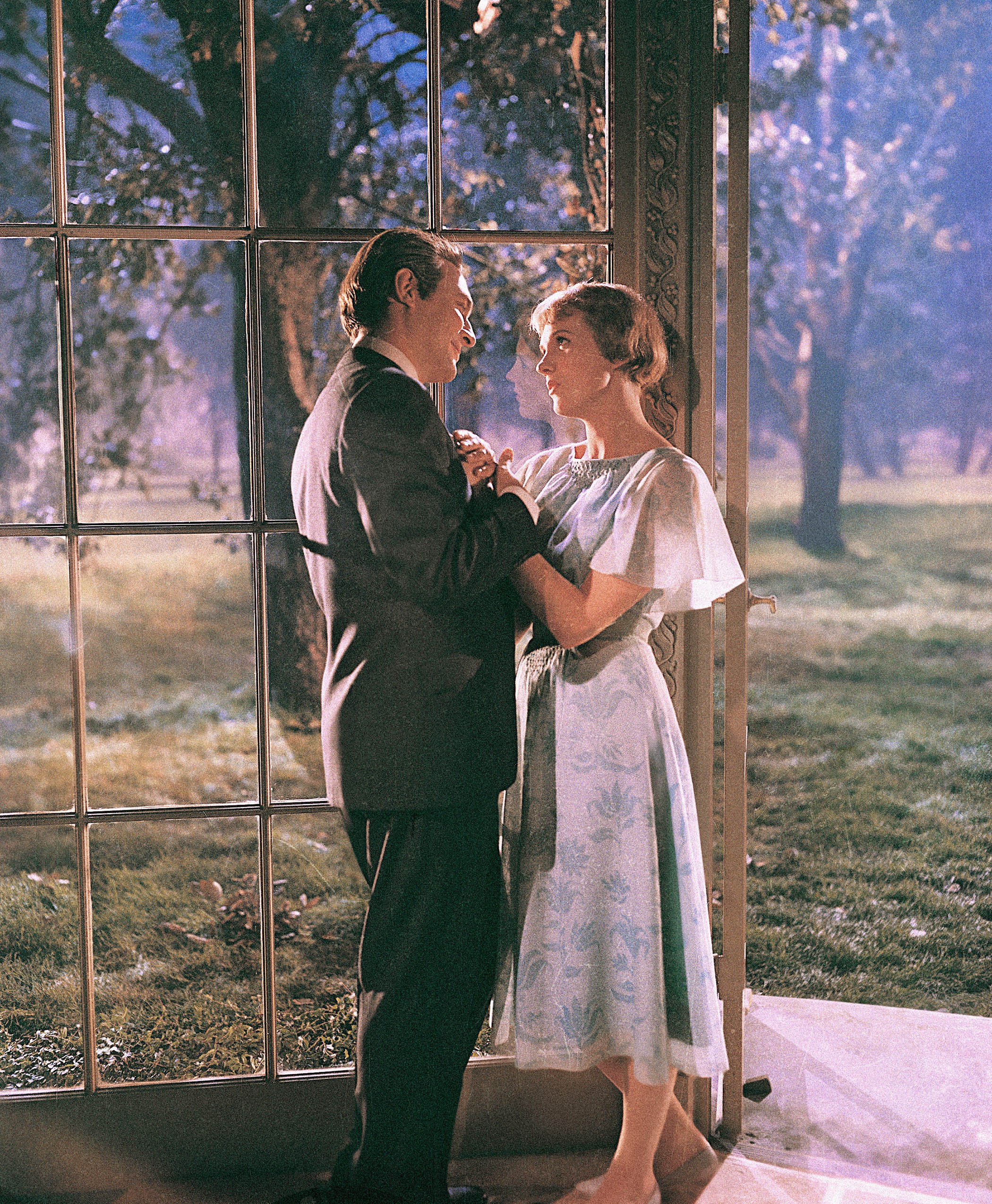 THE SOUND OF MUSIC, from left: Christopher Plummer, Julie Andrews