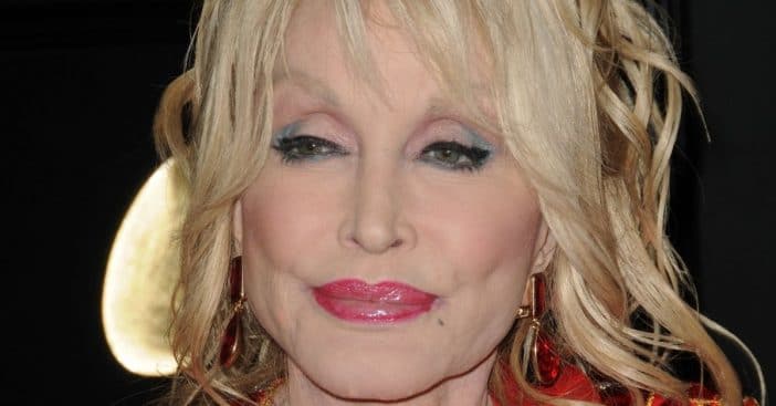 why did dolly parton turn down the presidential medal of freedom twice