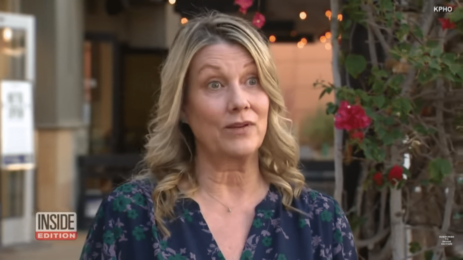 Arizona Woman Finds Purple Heart In Thrift Shop, Returns To Owner’s Family