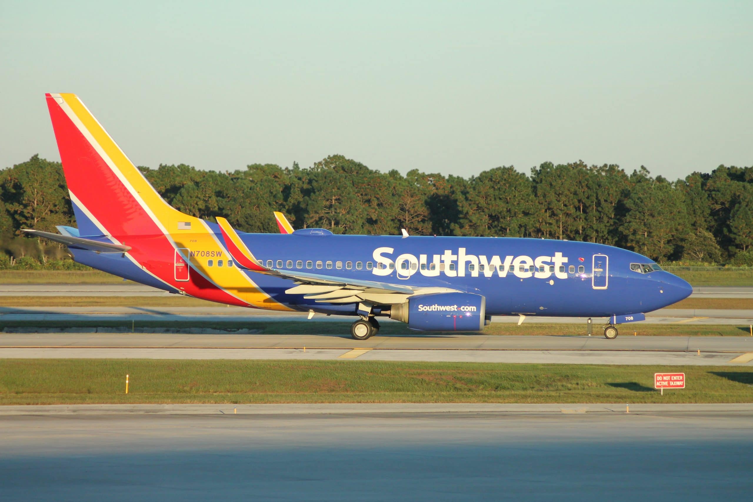 southwest airlines plane 