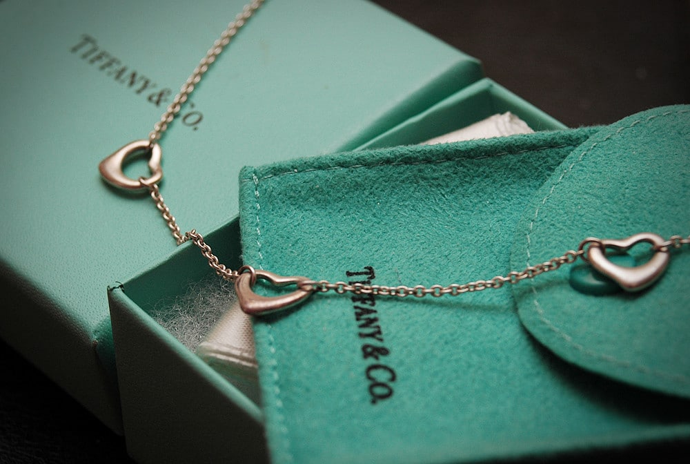 Elsa Peretti design heart necklace tiffany and co 