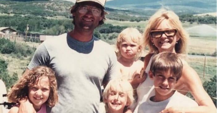 Kurt Russell, Goldie Hawn, and their grandchildren
