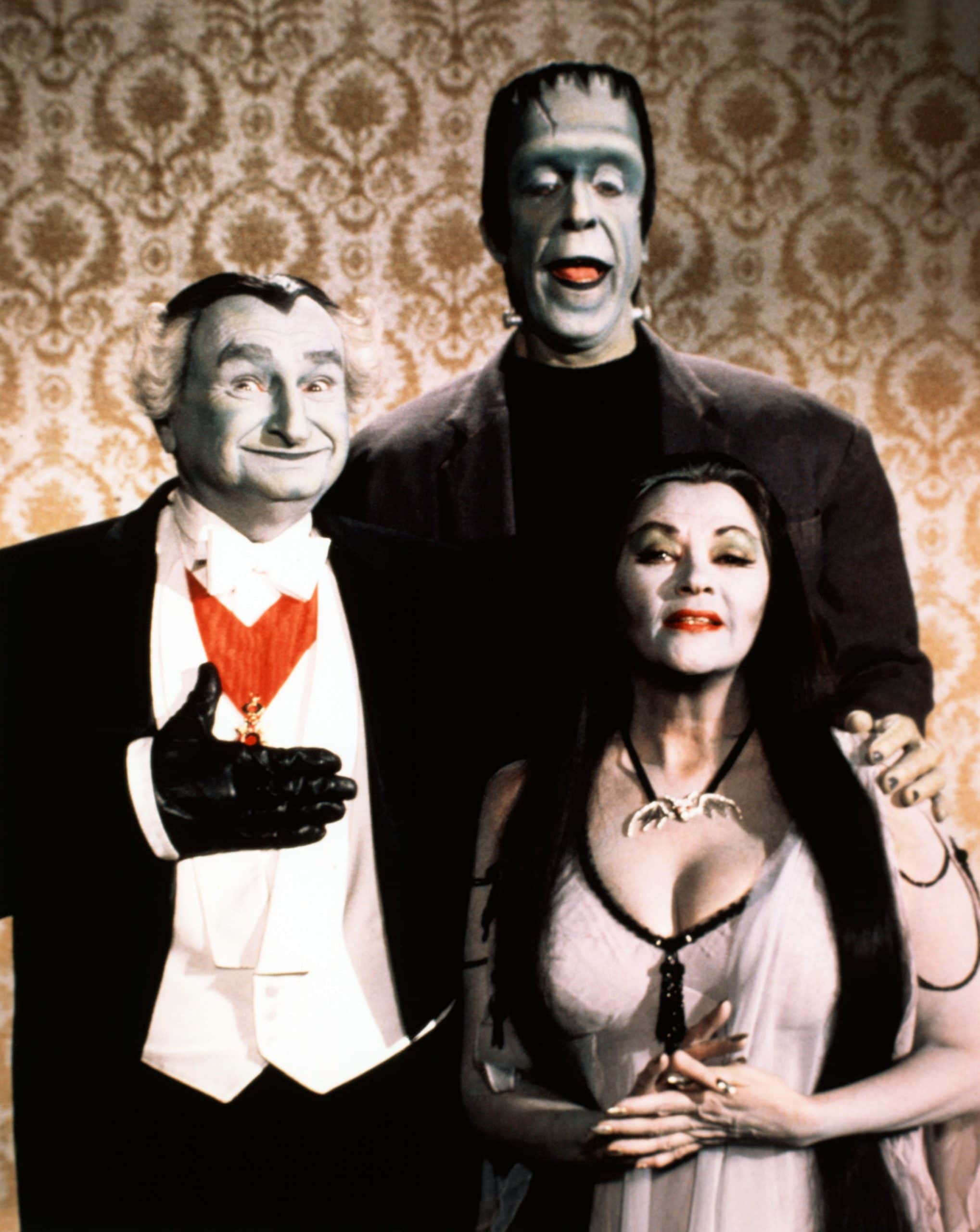 THE MUNSTER'S REVENGE, (from left): Al Lewis, Fred Gwynne, Yvonne De Carlo, 1981