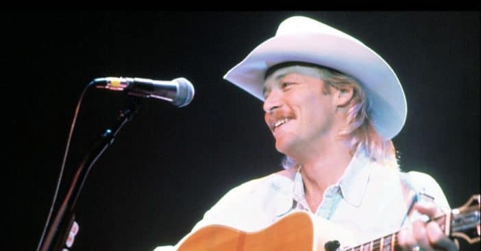 Alan Jackson hates modern country music