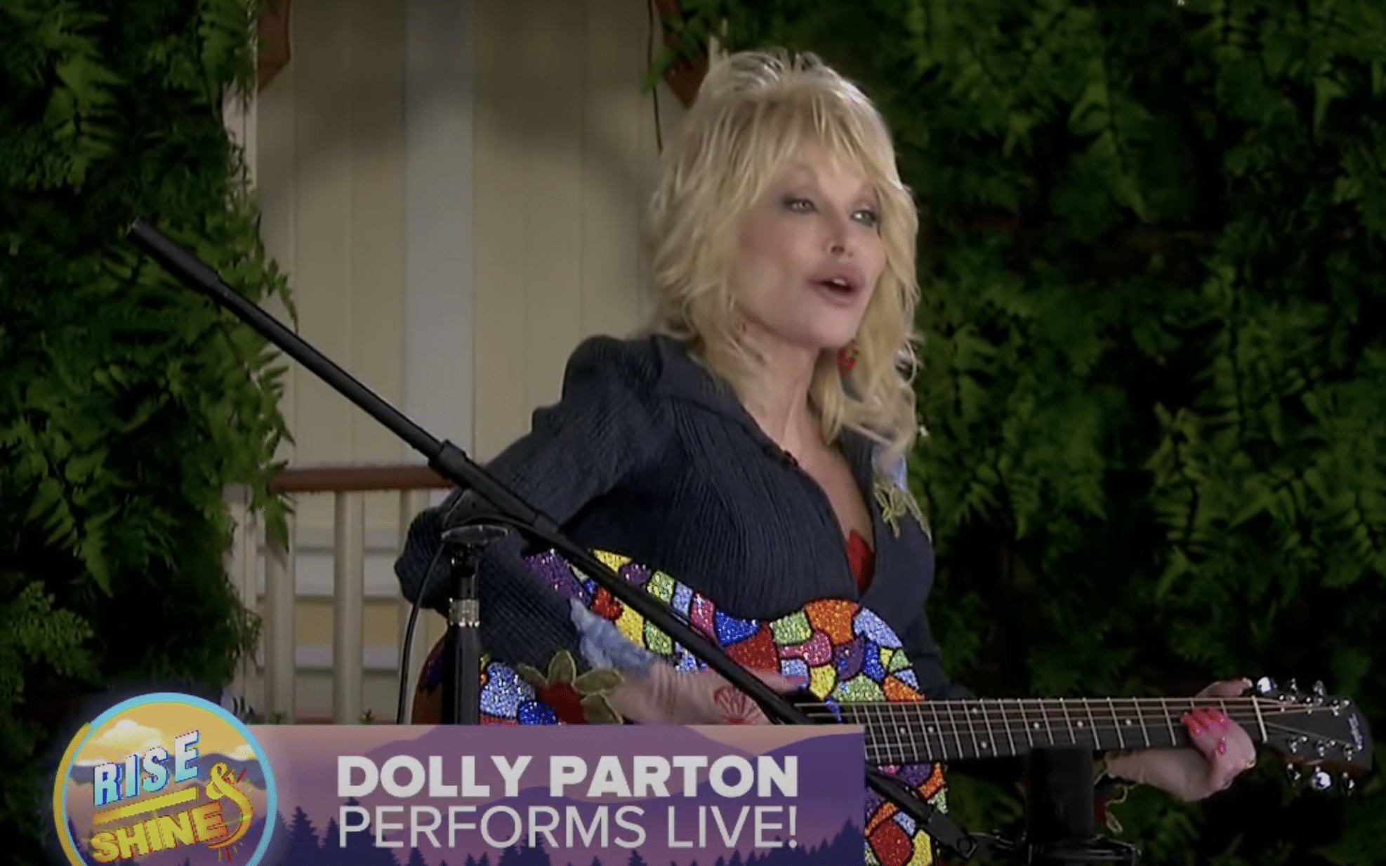 dolly parton performing coat of many colors