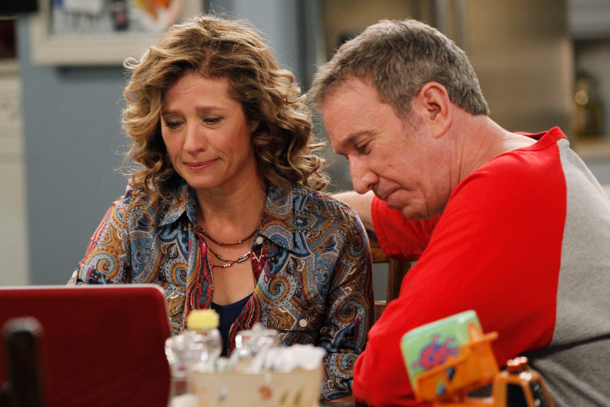 LAST MAN STANDING, (from left): Nancy Travis, Tim Allen, 'Co-Ed Softball'