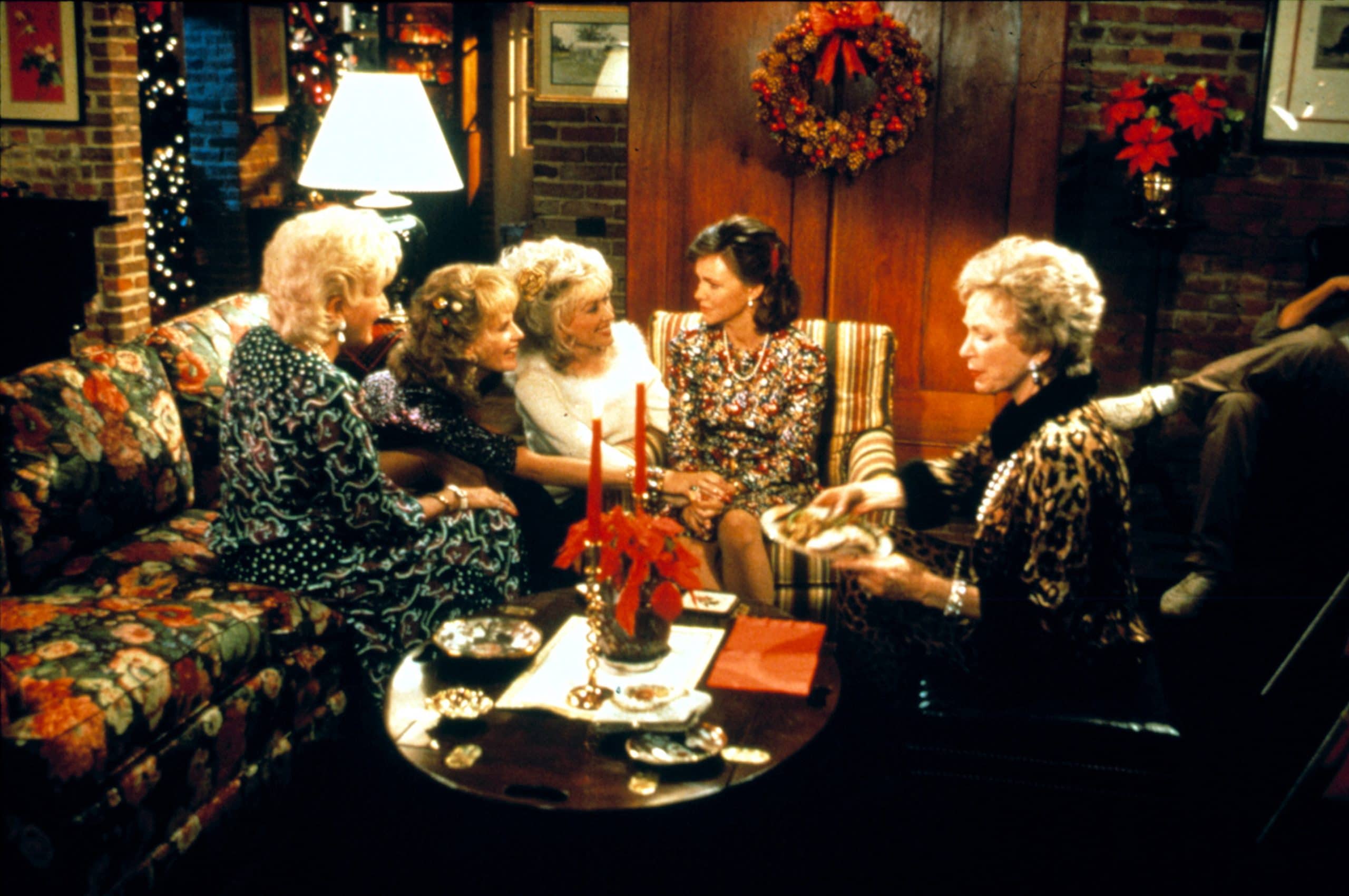 STEEL MAGNOLIAS, Olympia Dukakis, Daryl Hannah, Dolly Parton, Sally Field, Shirley MacLaine