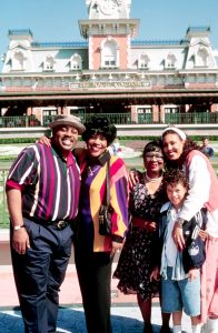 Reginald VelJohnson, Jo Marie Payton, Rosetta LeNoire, Bryton McClure, Telma Hopkins in Family Matters