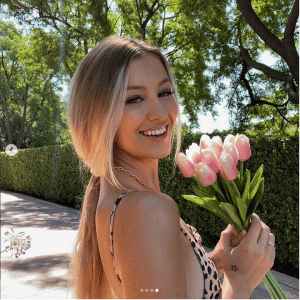 Ava Sambora continues to look like her mother Heather Locklear