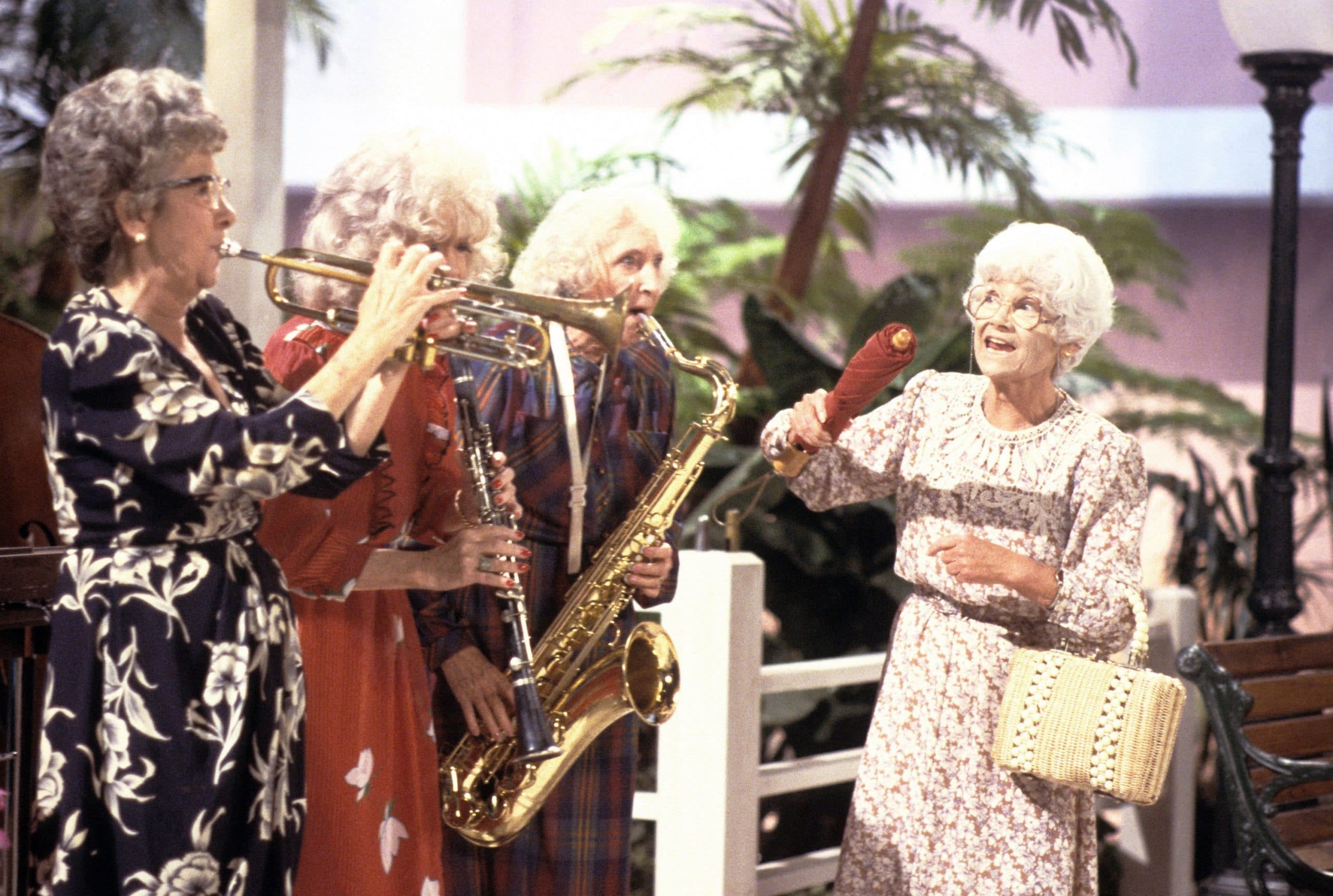 Estelle Getty with her iconic purse