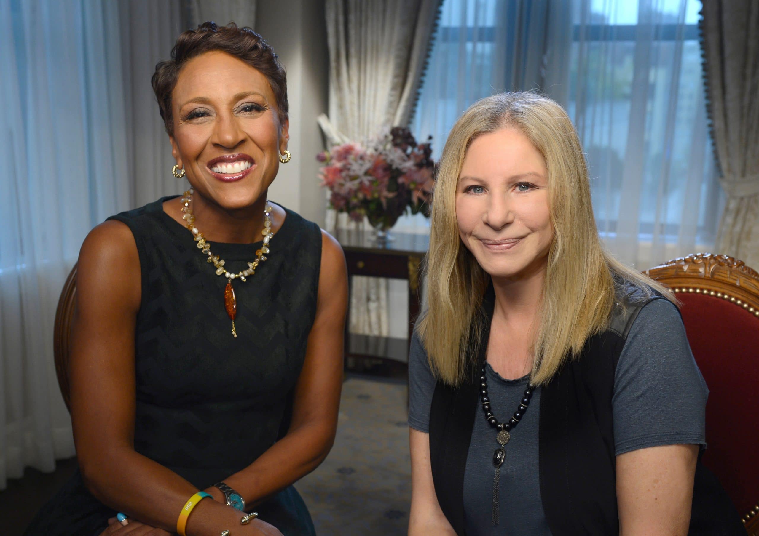 GOOD MORNING AMERICA, (from left): co-host Robin Roberts, Barbra Streisand, (aired Sept. 16, 2014). photo: Ida Mae Astute 