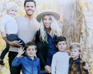 Osmond shares a photo of his son Brandon, Brandon's wife Shelby, and their family