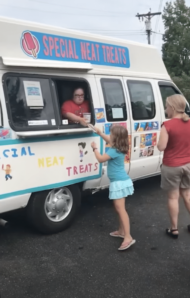 Dad Drives Ice Cream Truck To Support His Children With Down Syndrome(00)