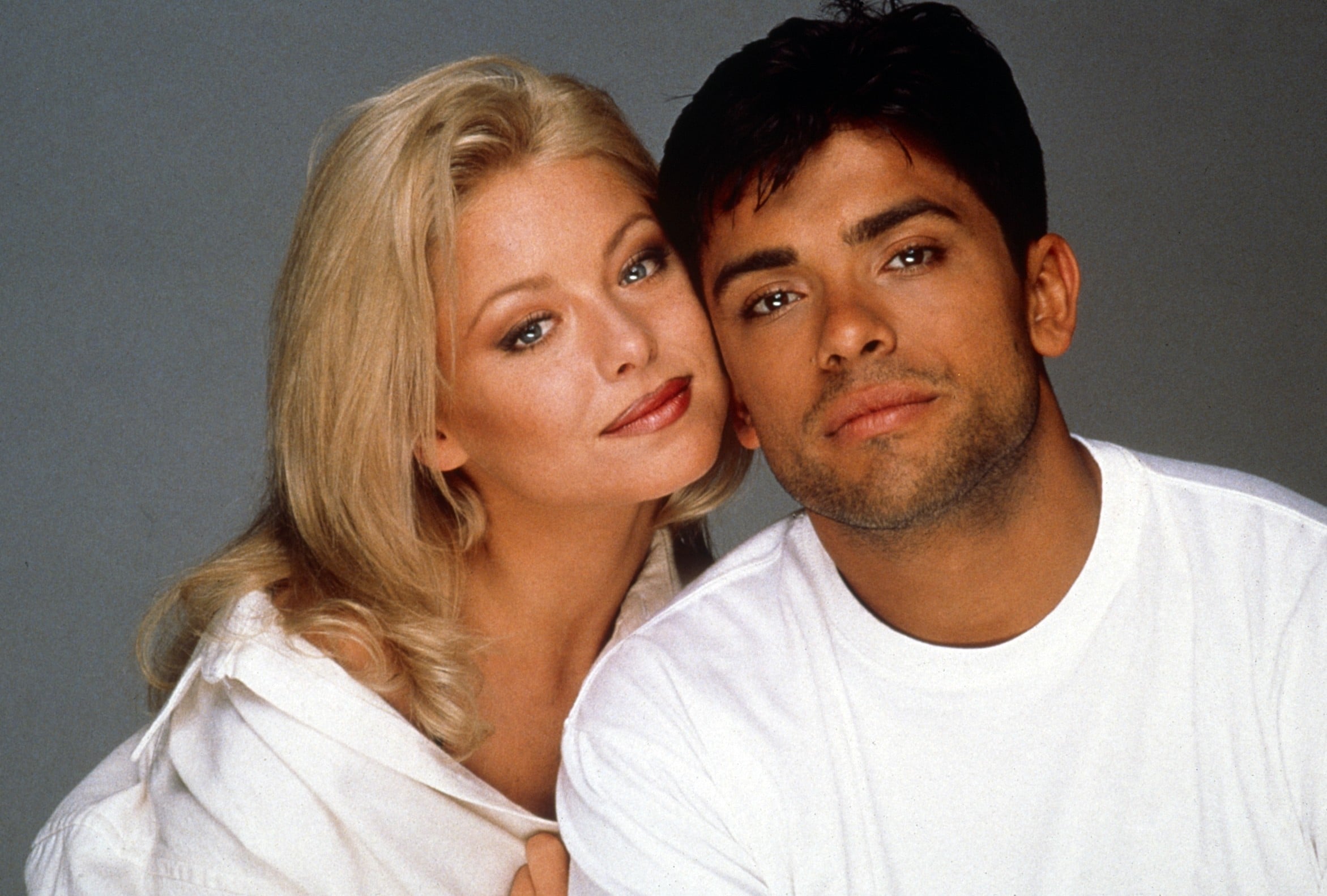 ALL MY CHILDREN, center, from left: Kelly Ripa, Mark Consuelos, 1996, 1970-2011