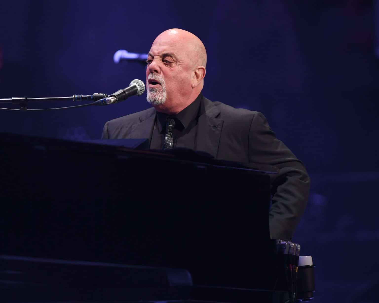 Billy Joel Shows Off New 50-Lb. Weight Loss At Concert