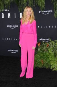 Actress Julia Roberts made pink her signature color with her vibrant swimsuit in Australia this Christmas