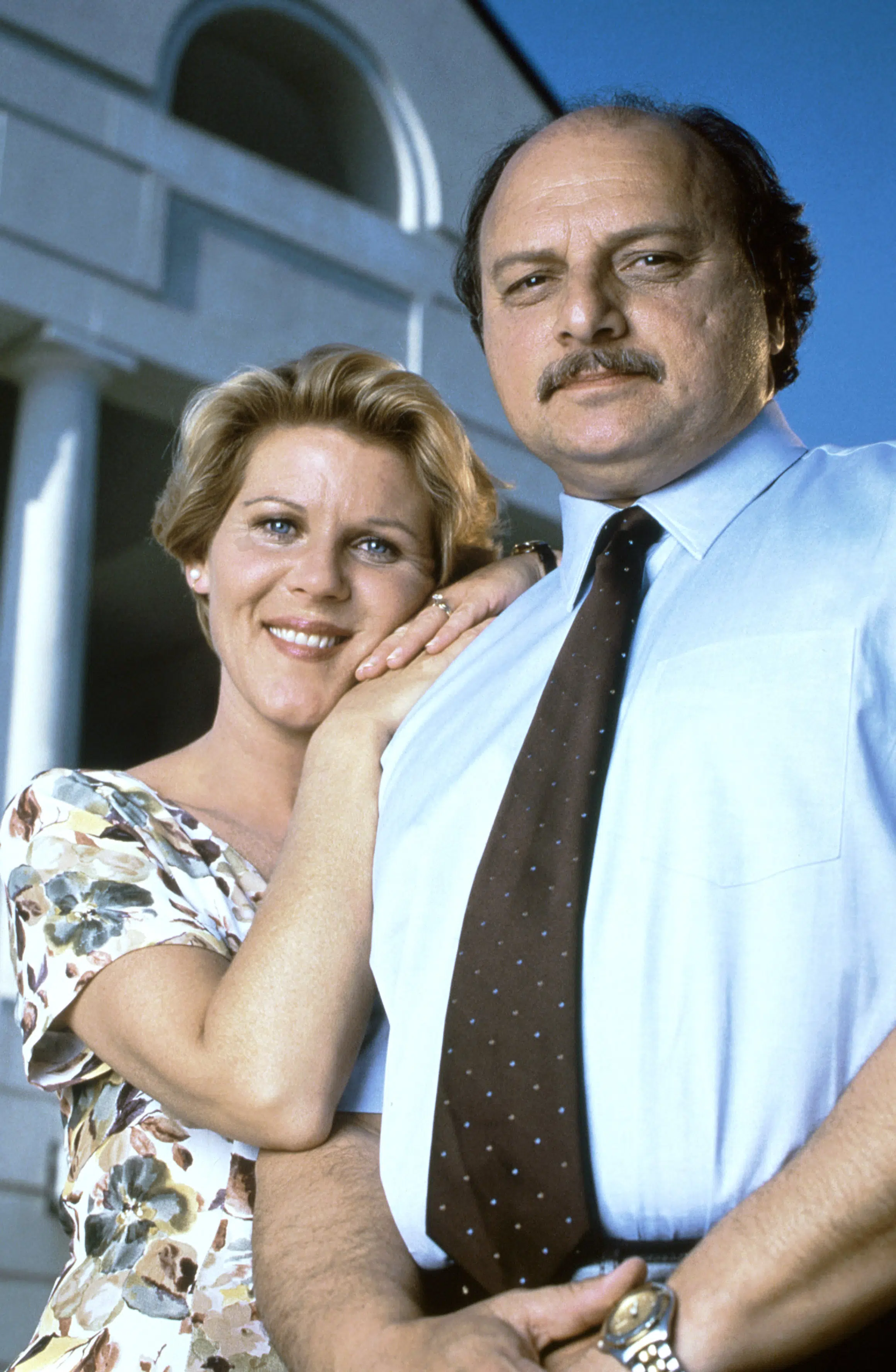 MOMENT OF TRUTH: CAUGHT IN THE CROSSFIRE, from left: Alley Mills, Dennis Franz