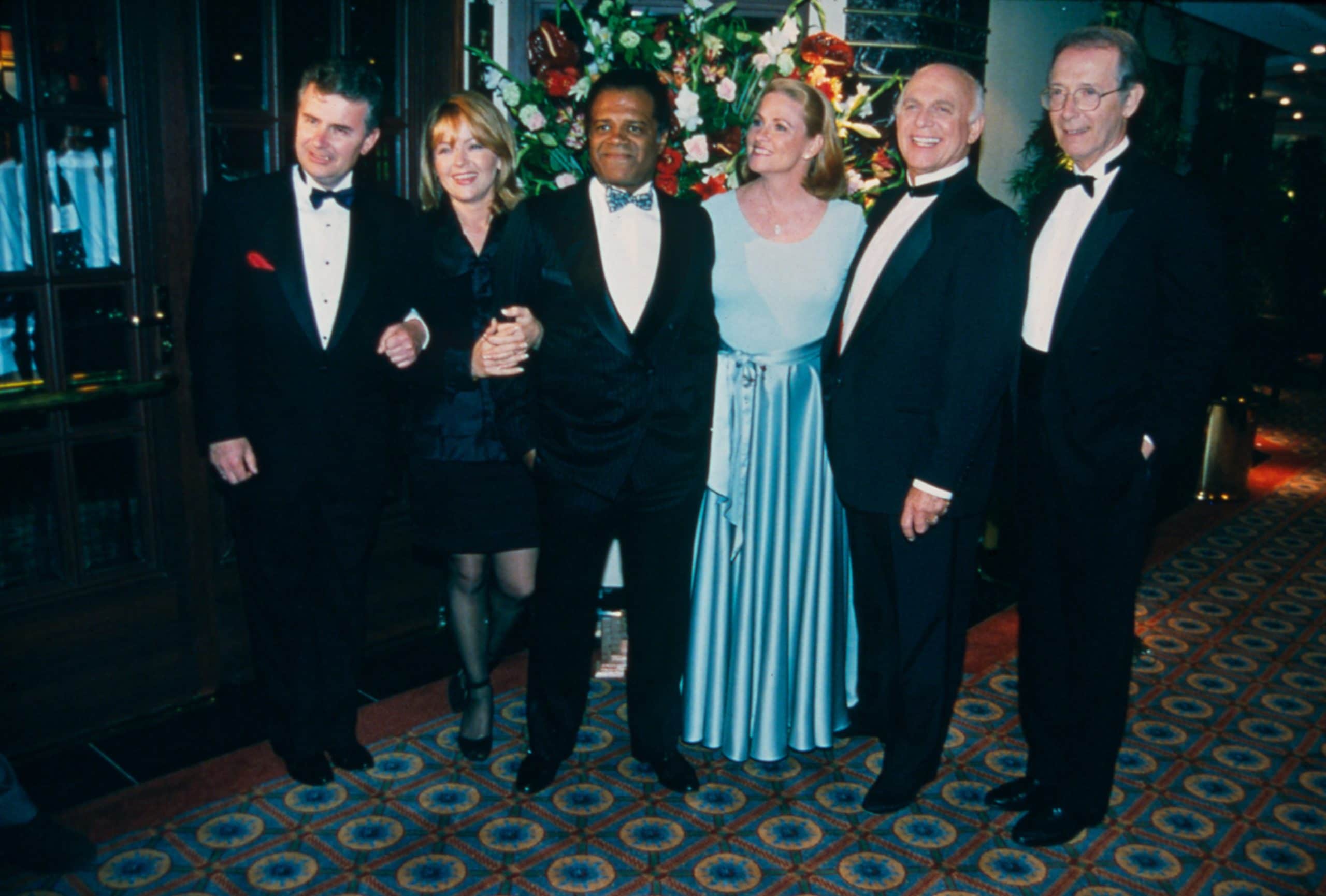 THE LOVE BOAT, reunion, from left, Fred Grandy, Jill Whelan, Ted Lange, Lauren Tewes, Gavin MacLeod, Bernie Kopell, 1977-1986