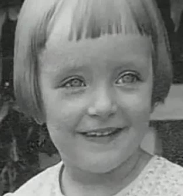 carolyn-jones-as-a-child