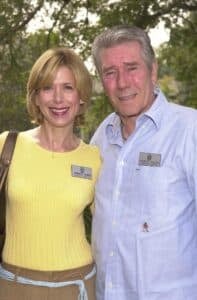  Jennifer Savidge and Robert Fuller