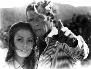 LIVE AND LET DIE, from left: Jane Seymour, Roger Moore