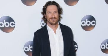 Oliver Hudson Has Officially Moved Back In With His Parents—Here's Why