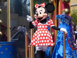 This marks a turning point where Minnie does not go for a dress, be it red or purple or otherwise