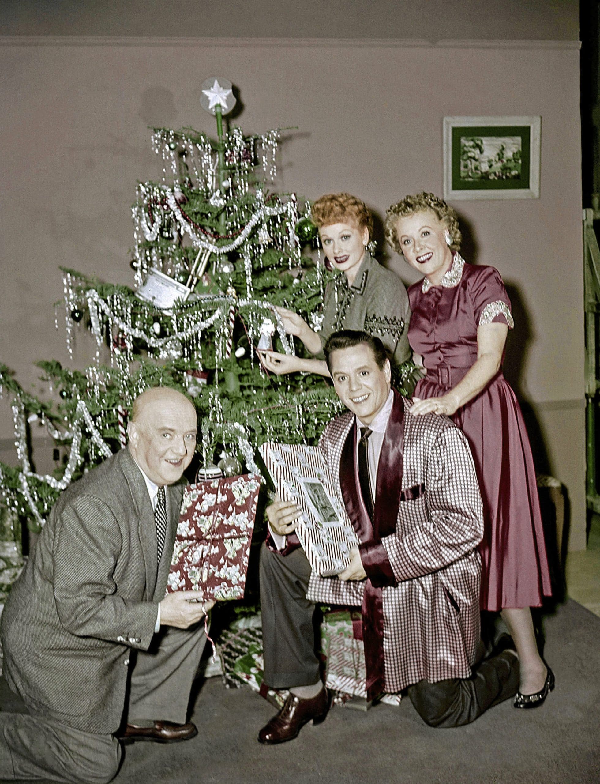 I LOVE LUCY, 'I Love Lucy Christmas Special,' from left, William Frawley, Desi Arnaz, Lucille Ball, Vivian Vance