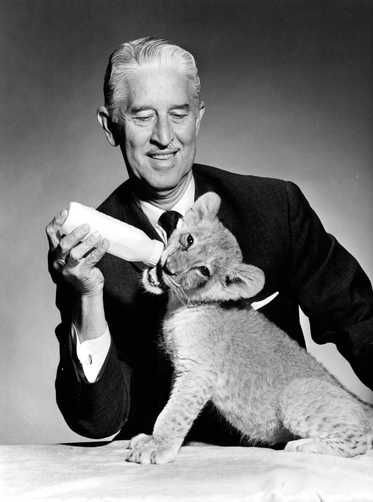 Mutual of Omaha's WILD KINGDOM, Marlin Perkins