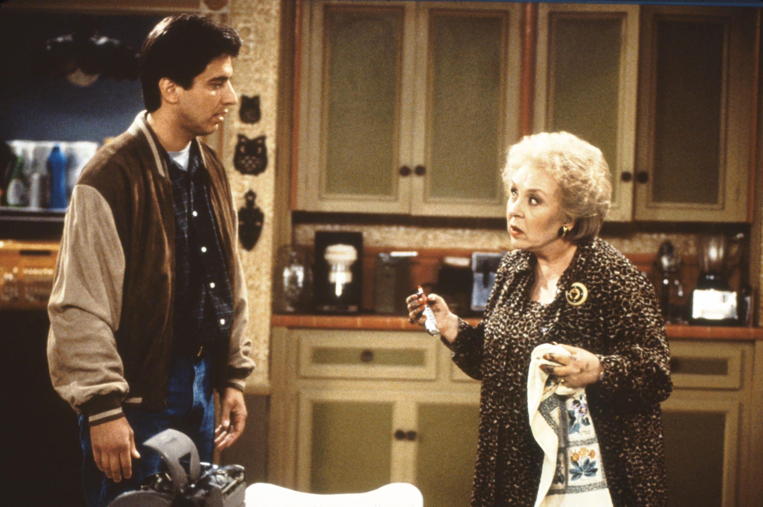 EVERYBODY LOVES RAYMOND, (from left): Ray Romano, Doris Roberts, 1996-2005