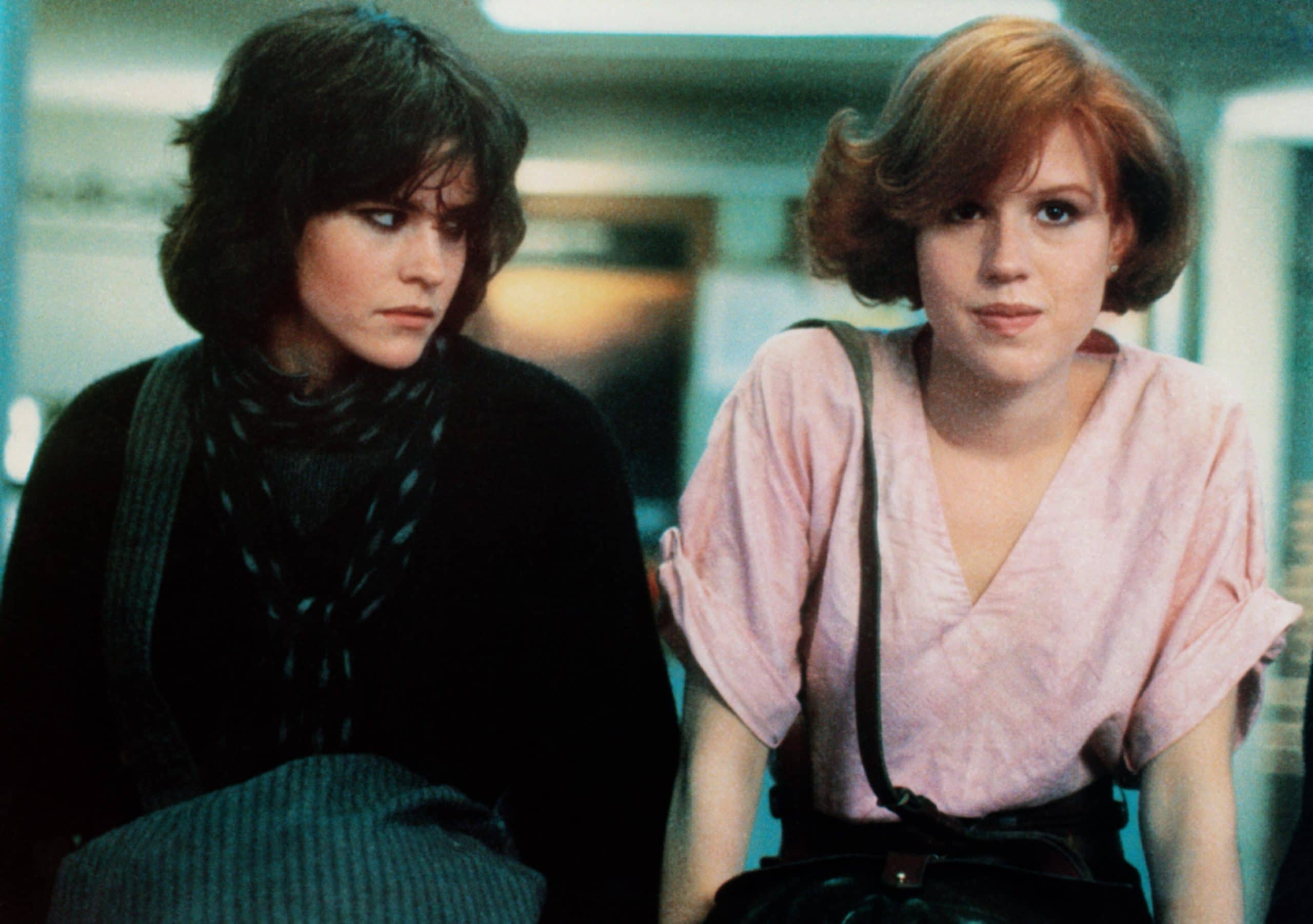 THE BREAKFAST CLUB, from left: Ally Sheedy, Molly Ringwald, 1985
