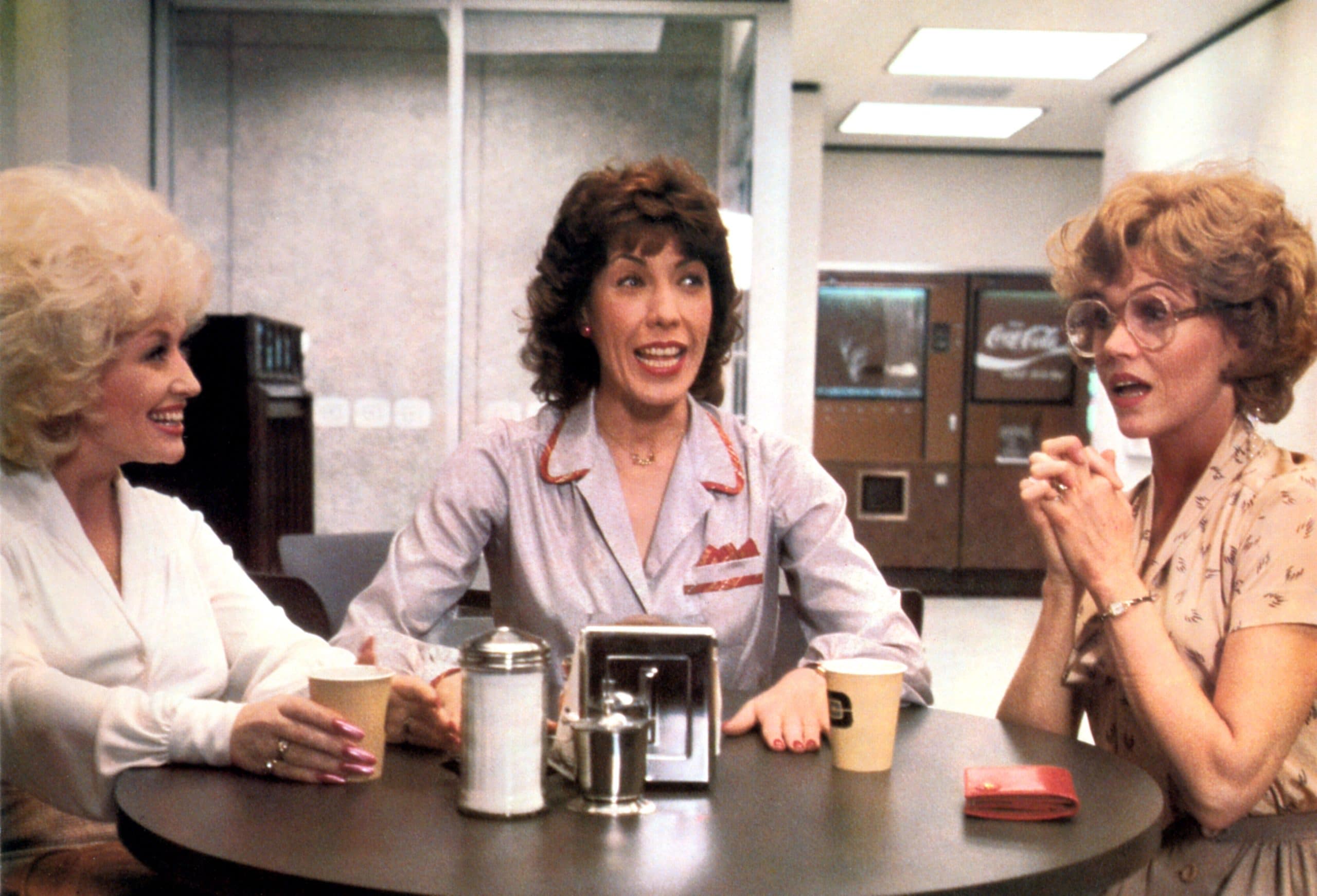 NINE TO FIVE (aka 9 TO 5), l-r: Dolly Parton, Lily Tomlin, Jane Fonda, 1980