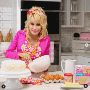 Parton has admitted to being a messy cook in the kitchen