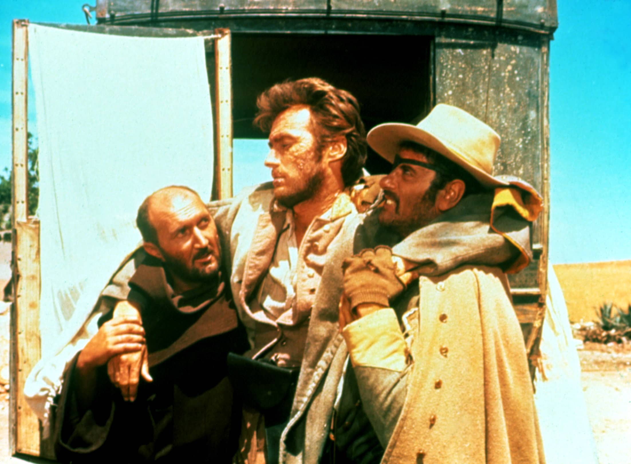 THE GOOD, THE BAD AND THE UGLY, Clint Eastwood (center), 1966