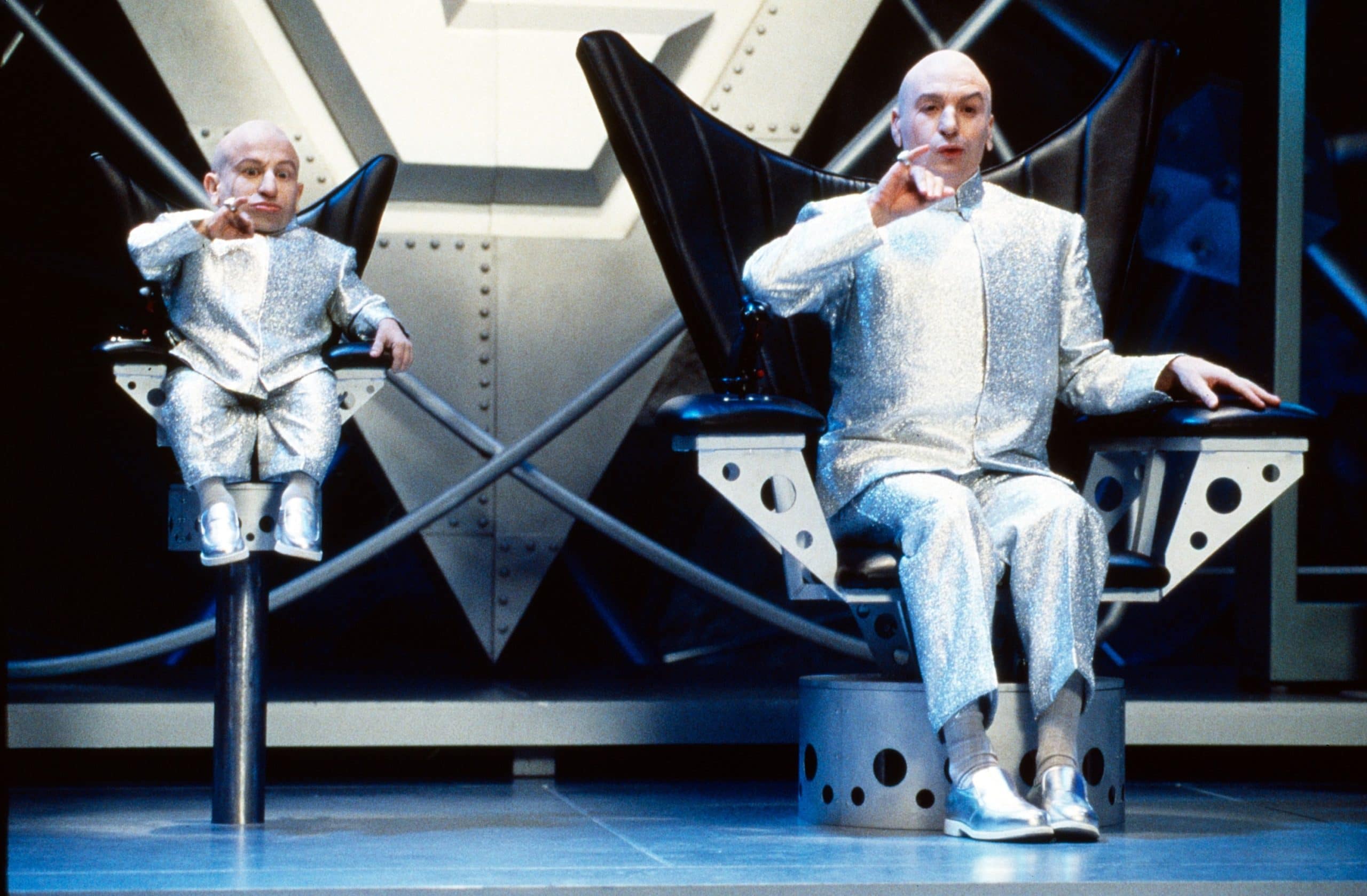 AUSTIN POWERS: THE SPY WHO SHAGGED ME, from left: Verne Troyer, Mike Myers, 1999