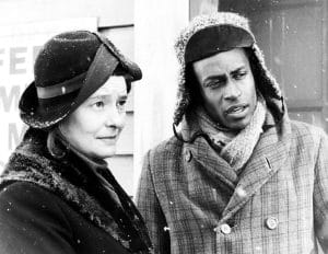 THE HOMECOMING: A CHRISTMAS STORY, (aka THE WALTONS), from left: Patricia Neal, Cleavon Little