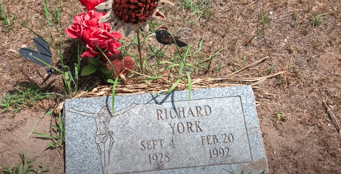 dick york gravestone