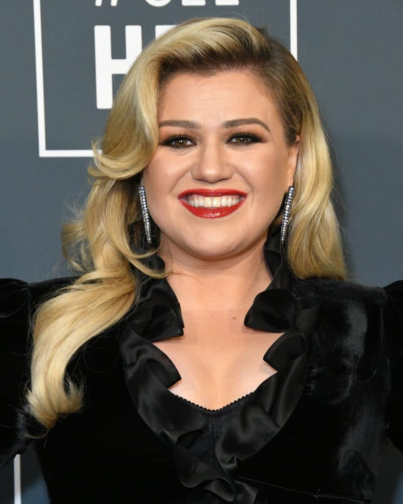 Kelly Clarkson Finalizes Divorce From Brandon Blackstock