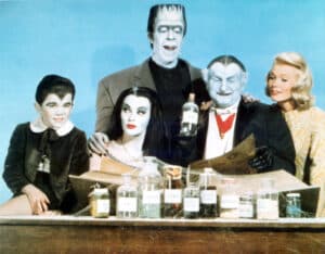 THE MUNSTERS, Butch Patrick, Yvonne De Carlo, Fred Gwynne, Al Lewis, Pat Priest