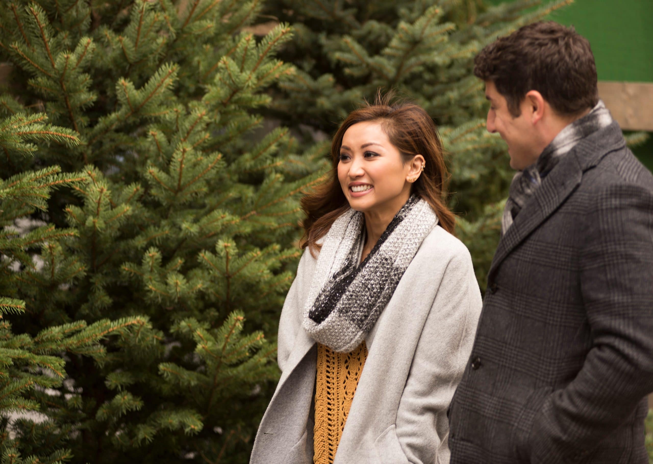 ANGRY ANGEL, from left: Brenda Song, Jason Biggs