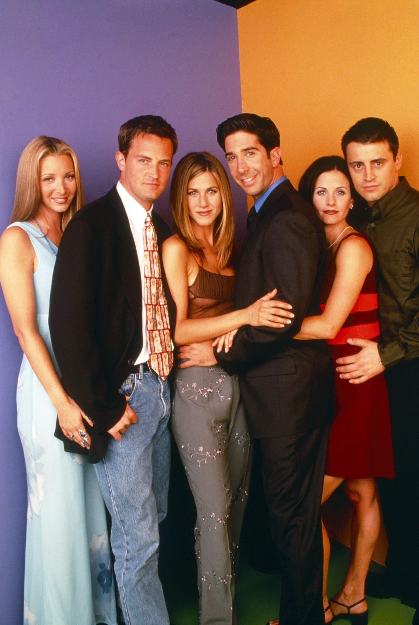 FRIENDS, from left: Lisa Kudrow, Matthew Perry, Jennifer Aniston, David Schwimmer, Courteney Cox, Matt LeBlanc, 1994-2004