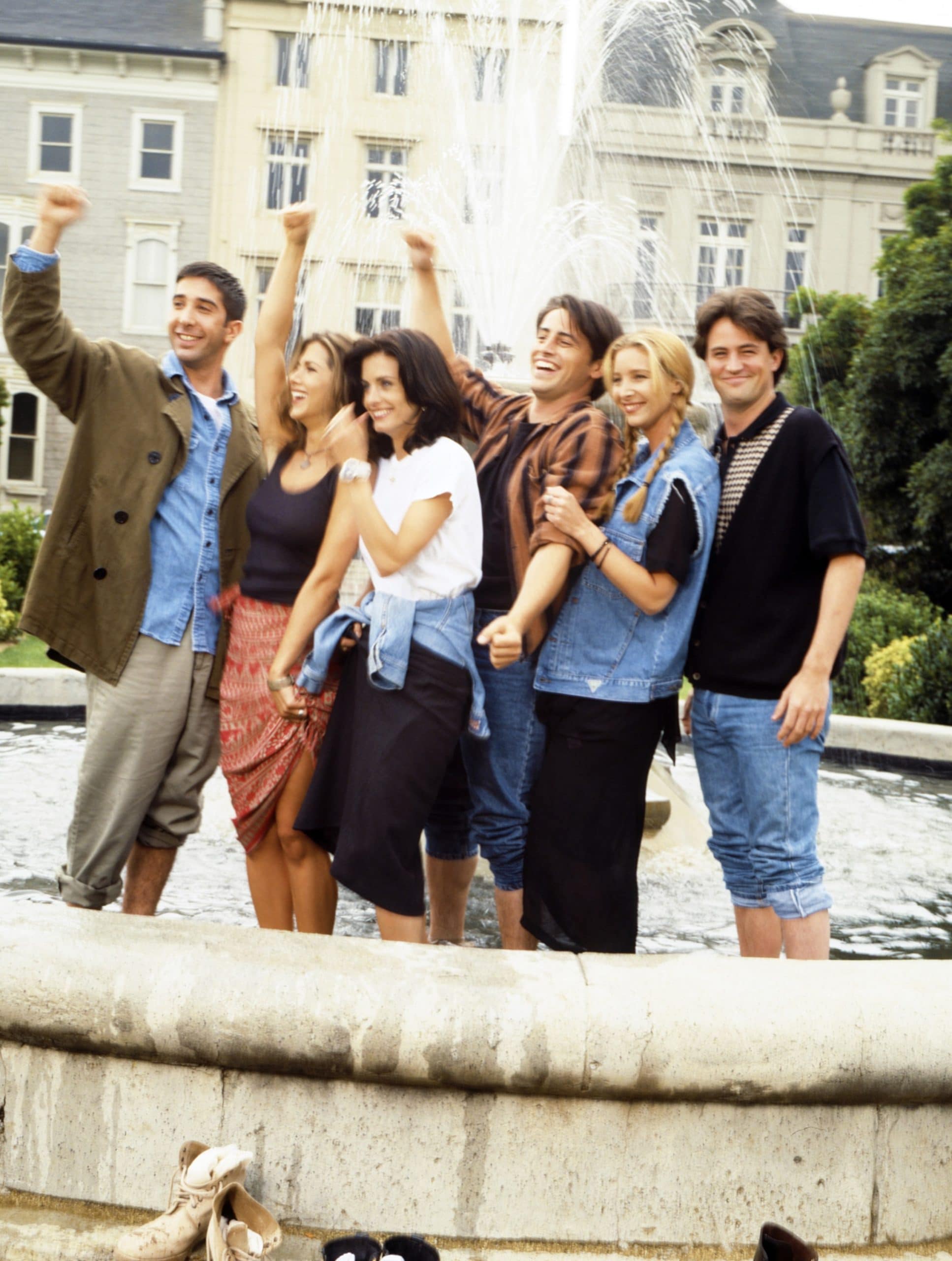 FRIENDS, from left: David Schwimmer, Jennifer Aniston, Courteney Cox, Matt LeBlanc, Lisa Kudrow, Matthew Perry, 1994-2004