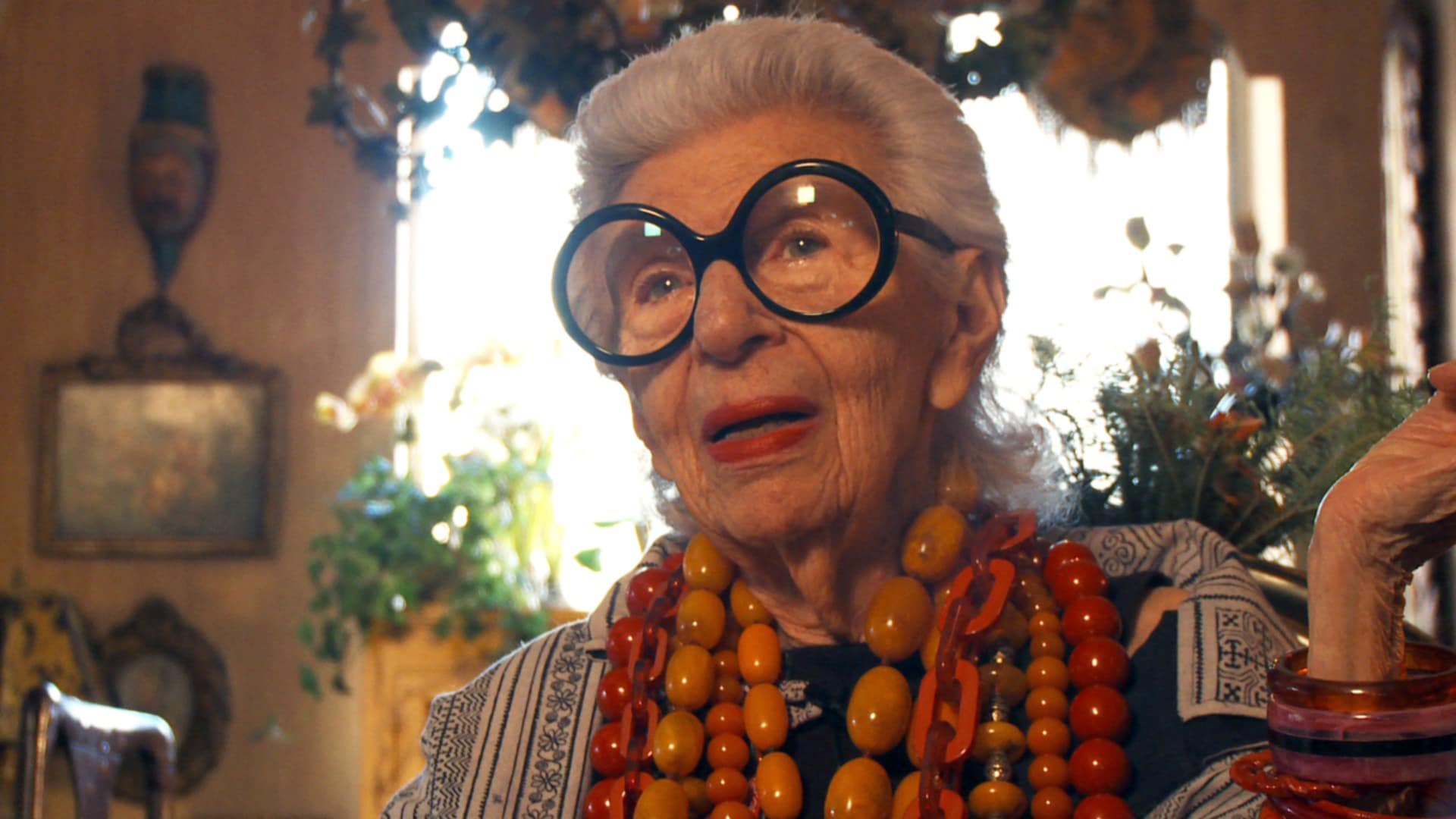 IRIS, Iris Apfel, 2014