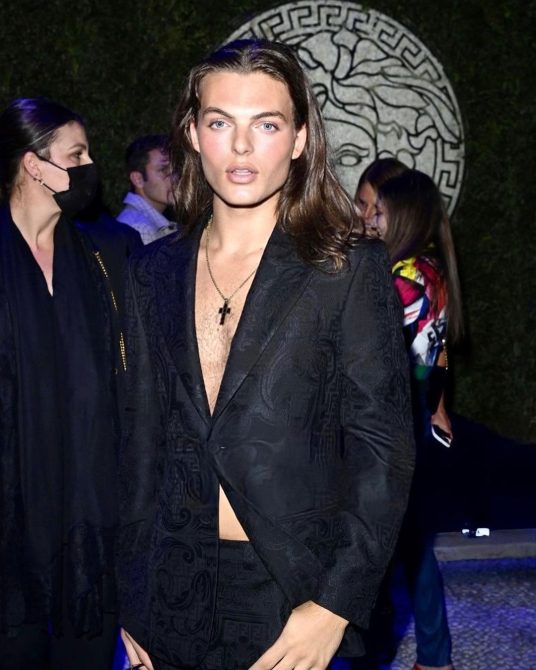 Damian Hurley