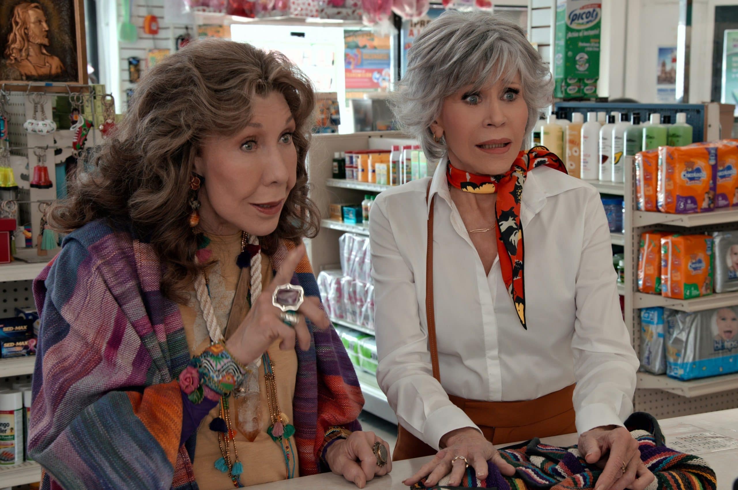 GRACE AND FRANKIE, from left: Lily Tomlin, The Bonida Bandidas'