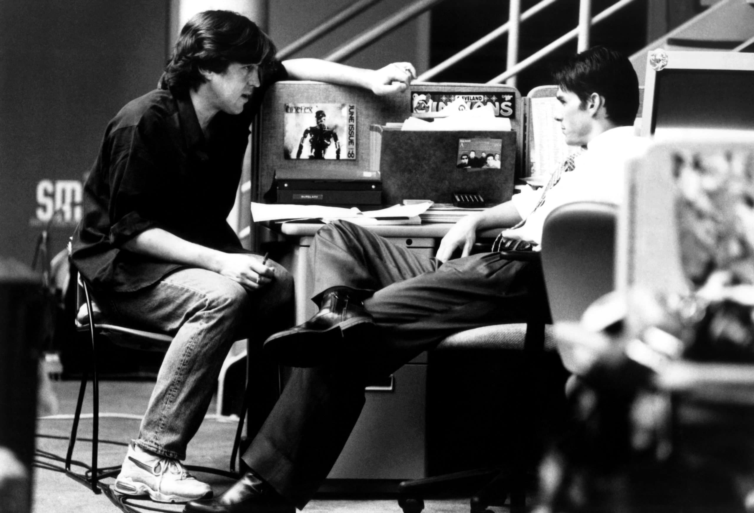 JERRY MAGUIRE, from left, director Cameron Crowe, Tom Cruise, on-set, 1996